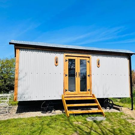 The Hut@Trefechan Wen - Coastal Coziness! Goodwick Zewnętrze zdjęcie