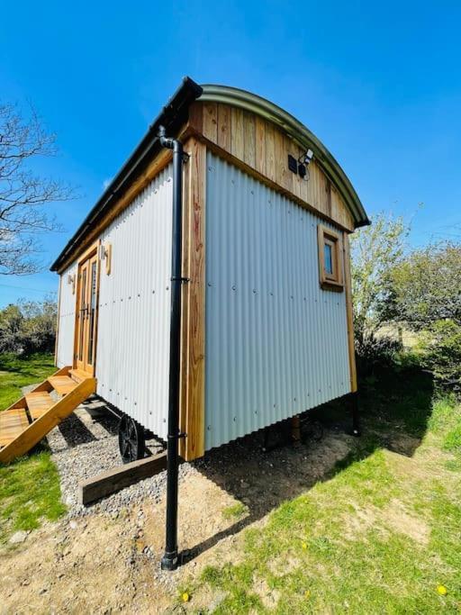 The Hut@Trefechan Wen - Coastal Coziness! Goodwick Zewnętrze zdjęcie