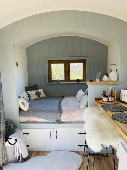 The Hut@Trefechan Wen - Coastal Coziness! Goodwick Zewnętrze zdjęcie