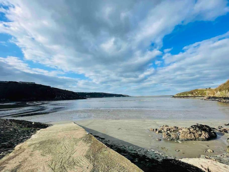 The Hut@Trefechan Wen - Coastal Coziness! Goodwick Zewnętrze zdjęcie