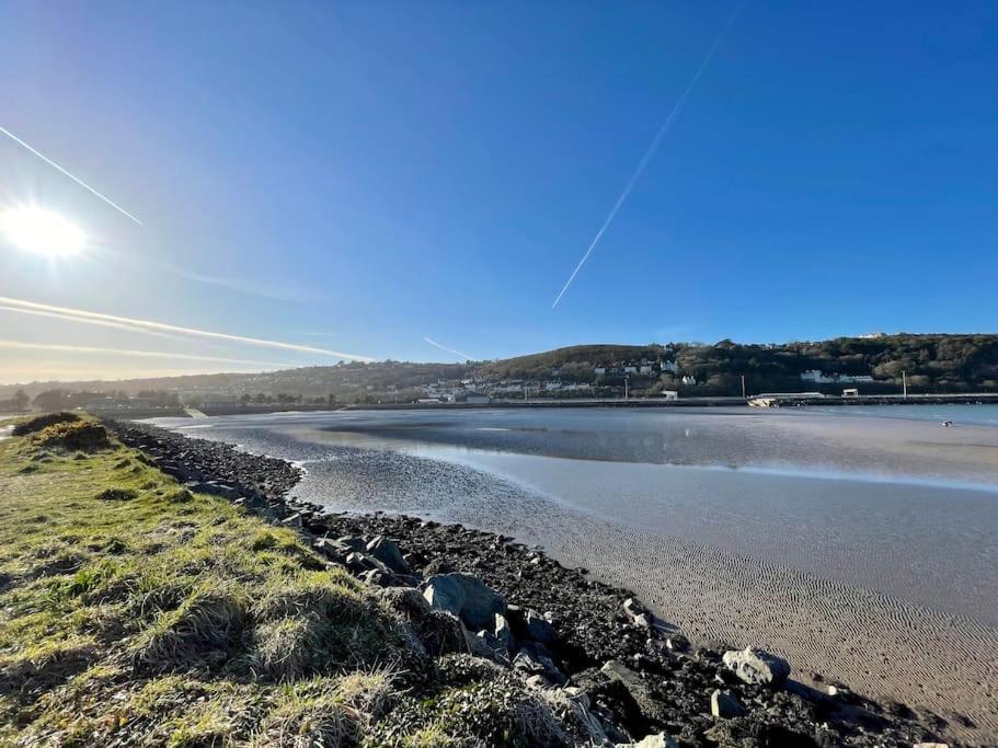The Hut@Trefechan Wen - Coastal Coziness! Goodwick Zewnętrze zdjęcie