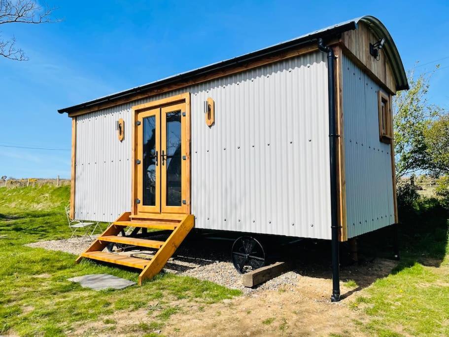 The Hut@Trefechan Wen - Coastal Coziness! Goodwick Zewnętrze zdjęcie