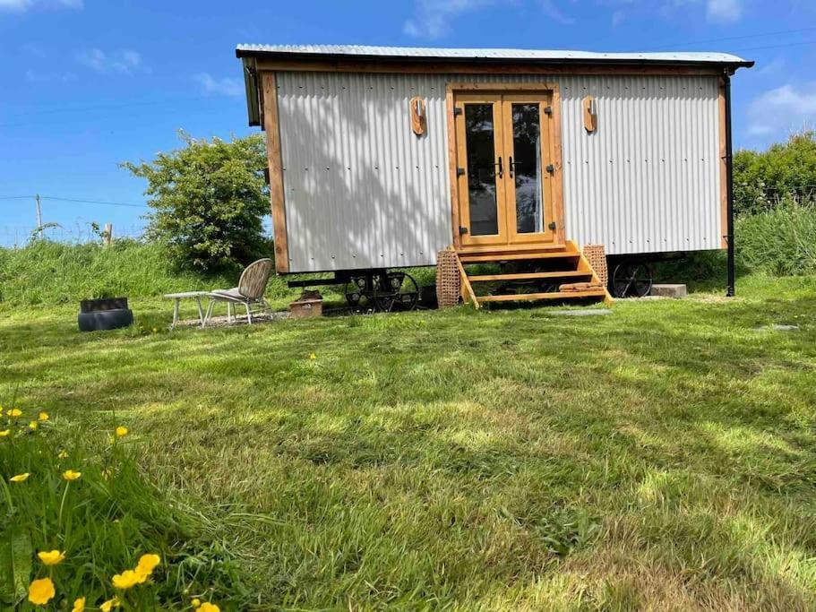 The Hut@Trefechan Wen - Coastal Coziness! Goodwick Zewnętrze zdjęcie