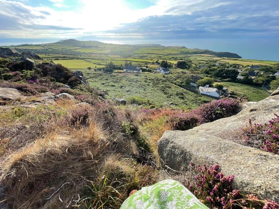 The Hut@Trefechan Wen - Coastal Coziness! Goodwick Zewnętrze zdjęcie